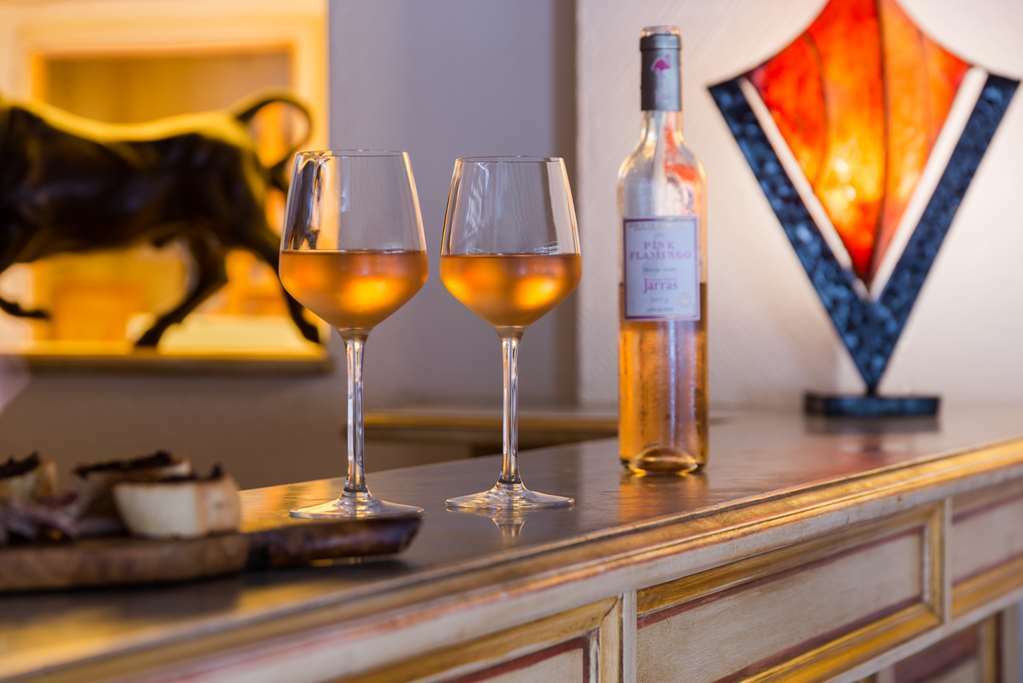 Hotel Mireille อาร์ลส์ ร้านอาหาร รูปภาพ
